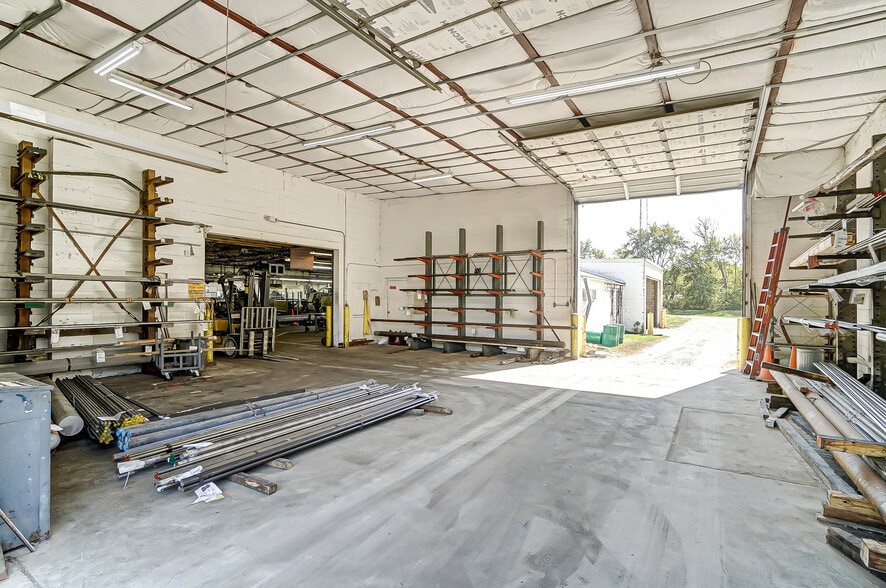 More Photos Of 5589 W National Rd, Springfield Warehouse For Sale