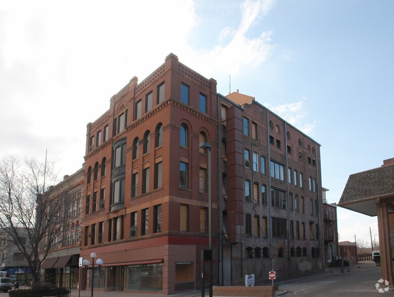 More Photos Of 209 N Main St, Pueblo Office For Lease