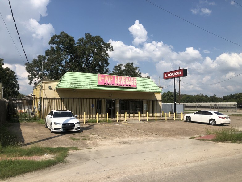 More Photos Of 7635 Ley Rd, Houston Freestanding For Sale