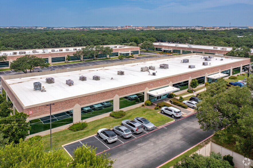 More Photos Of 17319 San Pedro Ave, San Antonio Unknown For Lease
