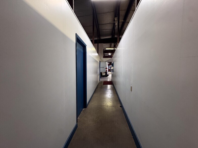 More Photos Of 544 W High St, Edison Auto Dealership For Sale