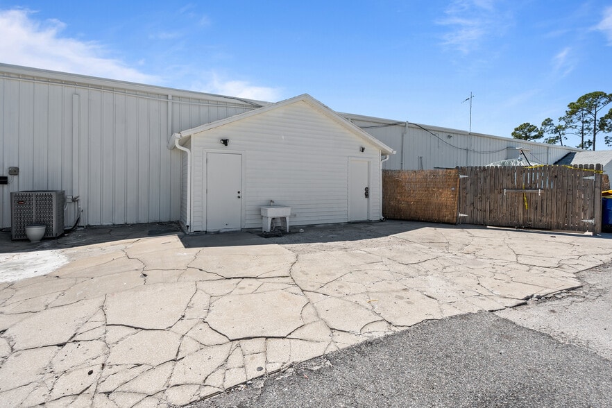 More Photos Of 2120 S Ridgewood Ave, Edgewater Unknown For Lease