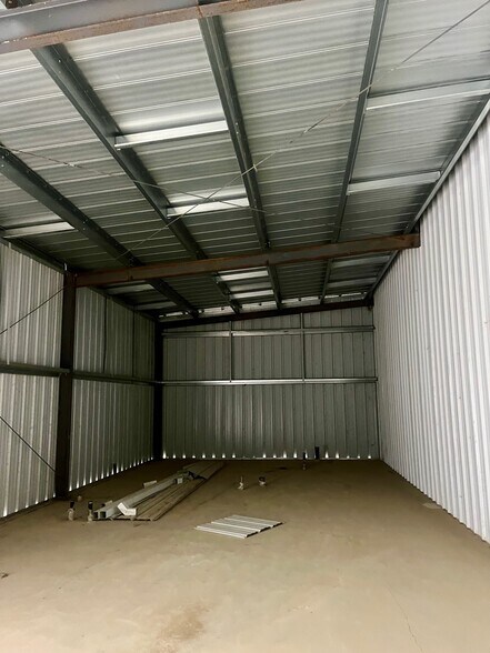 More Photos Of 9840 Cody St, Coalinga Industrial For Lease