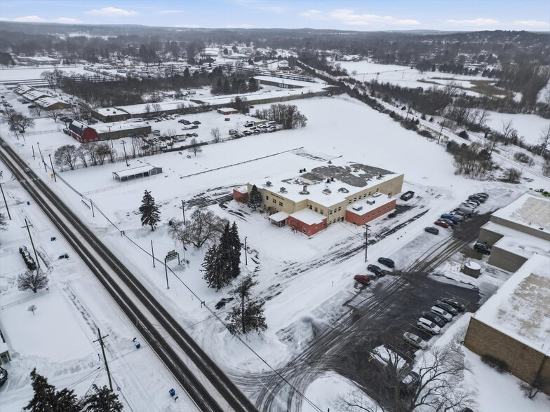 More Photos Of 5640 Williams Lake Rd, Waterford Township Light Manufacturing For Sale