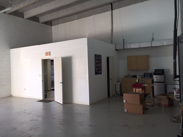More Photos Of 7525-7547 W 24th Ave, Hialeah Industrial For Lease