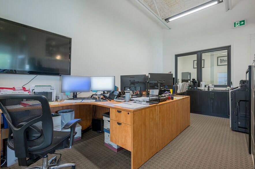 More Photos Of 6039 196 St, Surrey Showroom For Sale