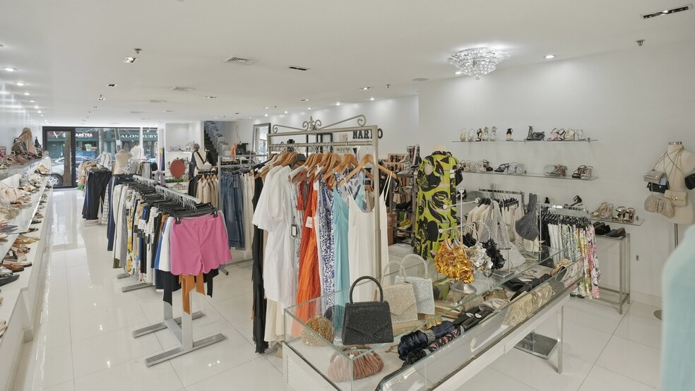 More Photos Of 63 Middle Neck Rd, Great Neck Storefront Retail Office For Sale