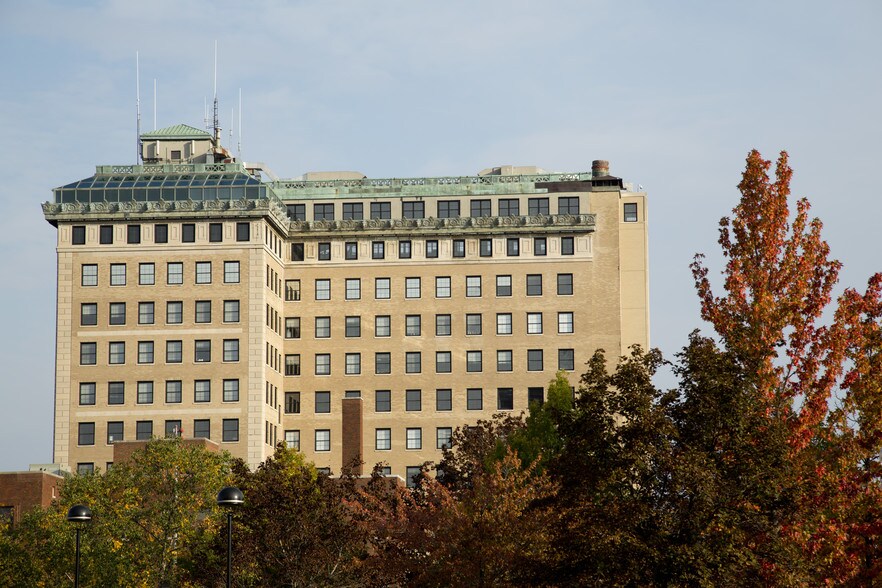 More Photos Of 432 N Saginaw St, Flint Office For Lease