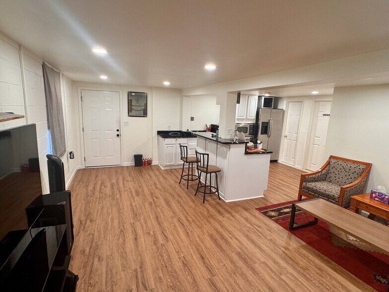 More Photos Of 4611 Ewell Rd, Fredericksburg Auto Dealership For Sale