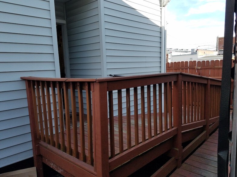 More Photos Of 3111 Norfolk St, Richmond Office For Sale