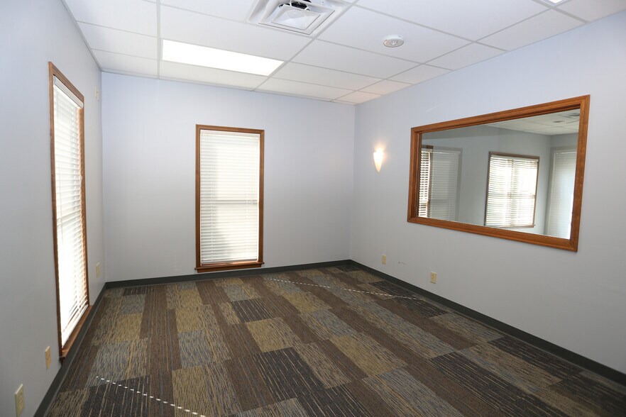 More Photos Of 2902 Foltz Dr, Edgewood Medical For Sale