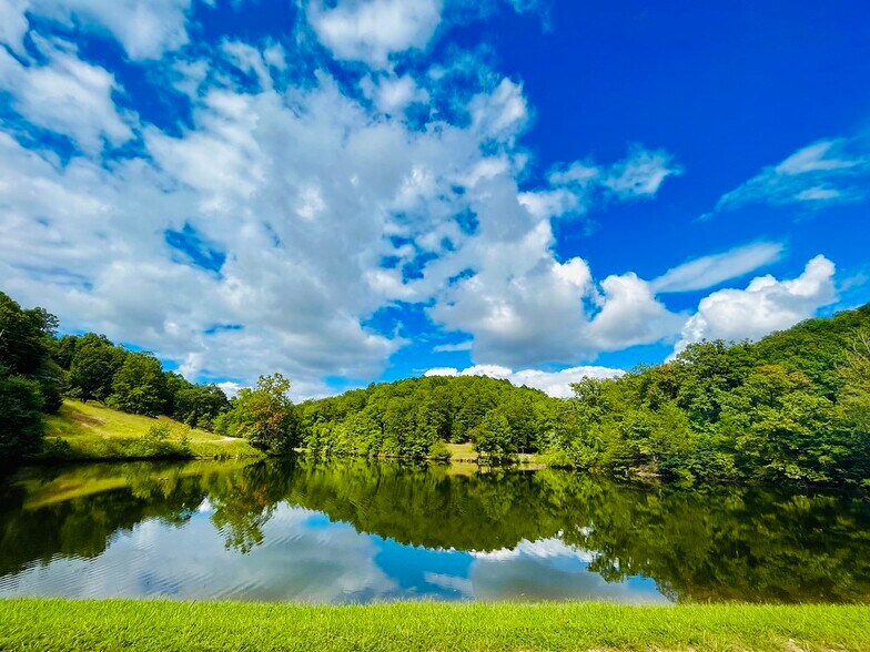 More Photos Of 3134 E Van Buren, Eureka Springs Hotel For Sale