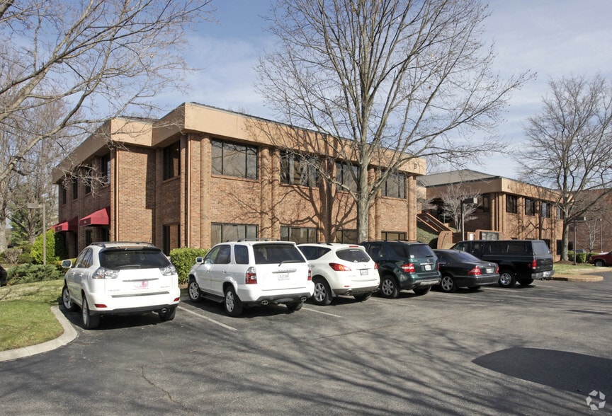 More Photos Of 229 Ward Cir, Brentwood Office For Sale