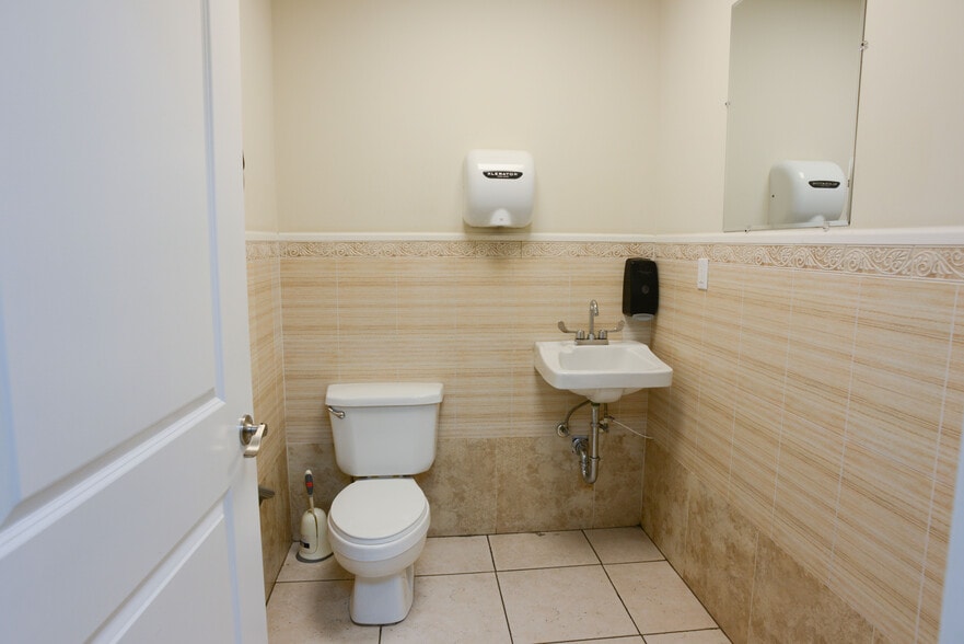 More Photos Of 3049 Brighton 6th St, Brooklyn Medical For Lease