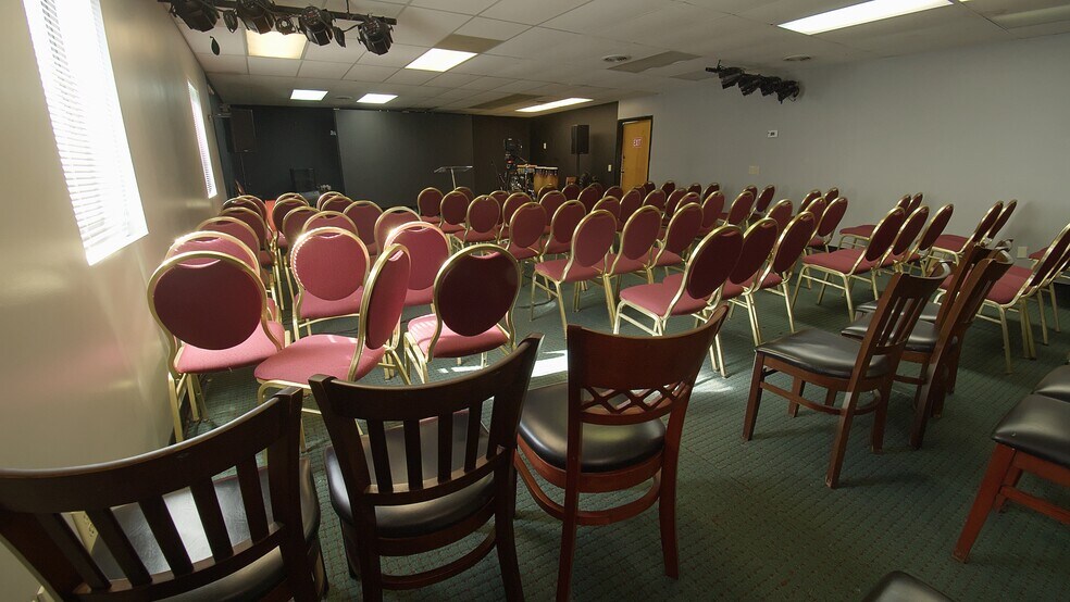 More Photos Of 3299 Northcrest Rd, Atlanta Office For Sale