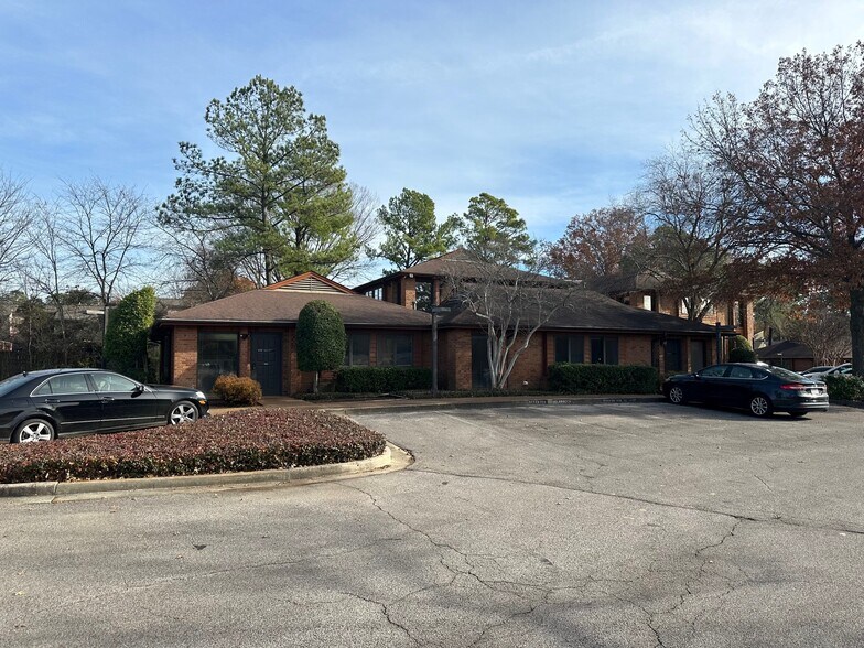 More Photos Of 4735-4739 Spottswood Ave, Memphis Medical For Sale