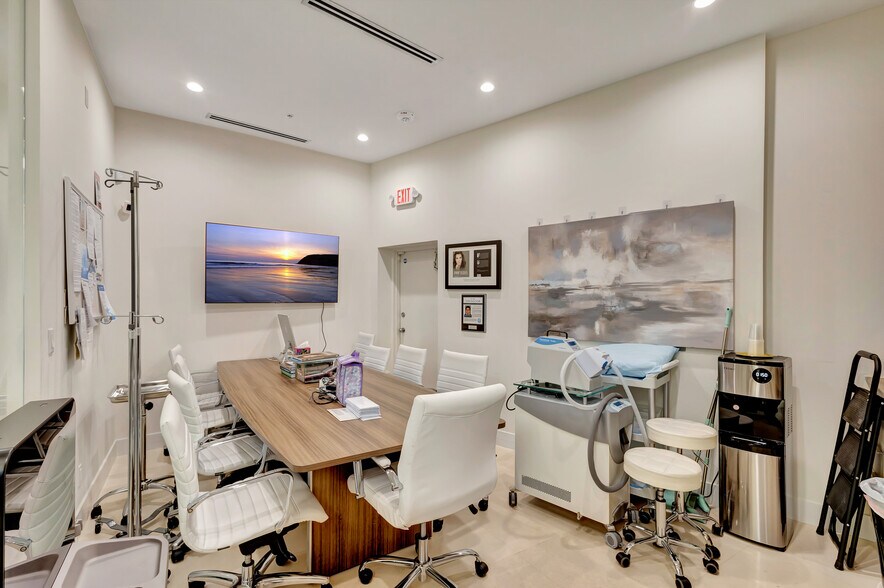 More Photos Of 2151 S Alternate A1A Hwy, Jupiter Medical For Sale