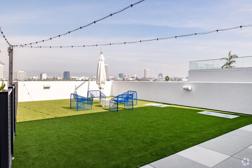 More Photos Of 5935 W Pico Blvd, Los Angeles Apartments For Lease