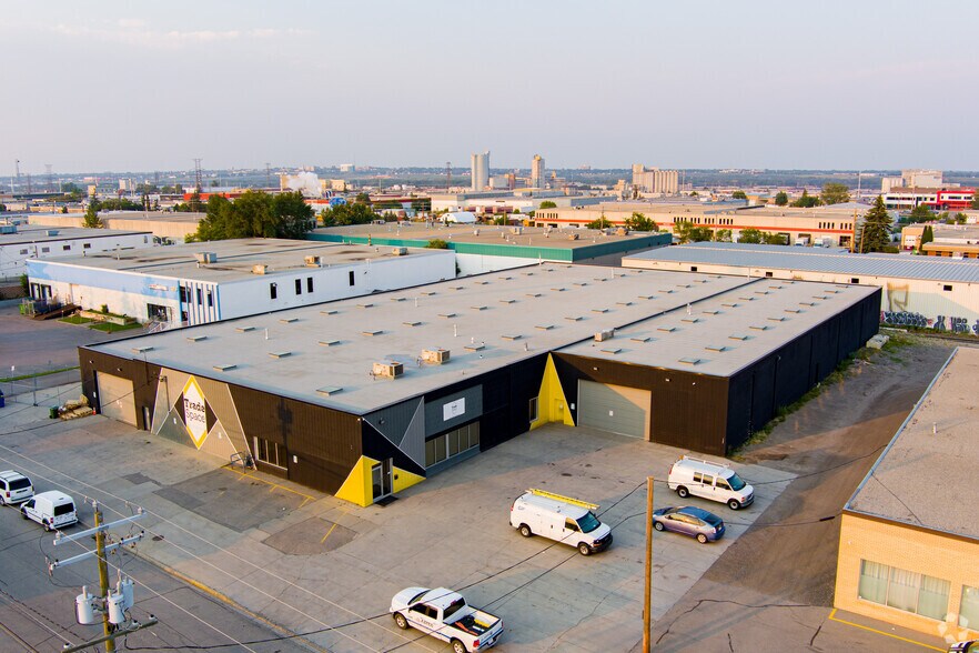 More Photos Of 4030 8th St SE, Calgary Warehouse For Lease