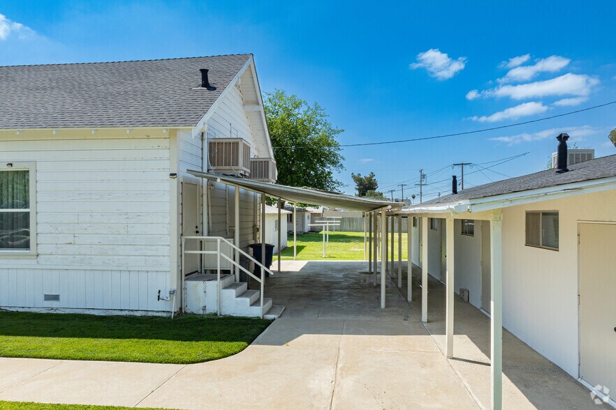 More Photos Of 3210 W Henson St, Riverdale Religious Facility For Lease