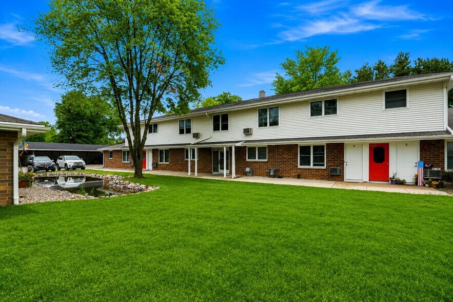 More Photos Of 415 W Fulton St, Waupaca Apartments For Sale