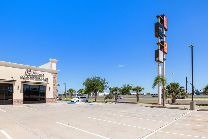 More Photos Of 4129 W 83 Expy, McAllen Freestanding For Sale