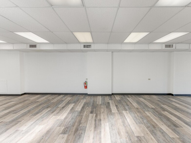 More Photos Of 120 Thompson Dr, Norman Storefront For Lease