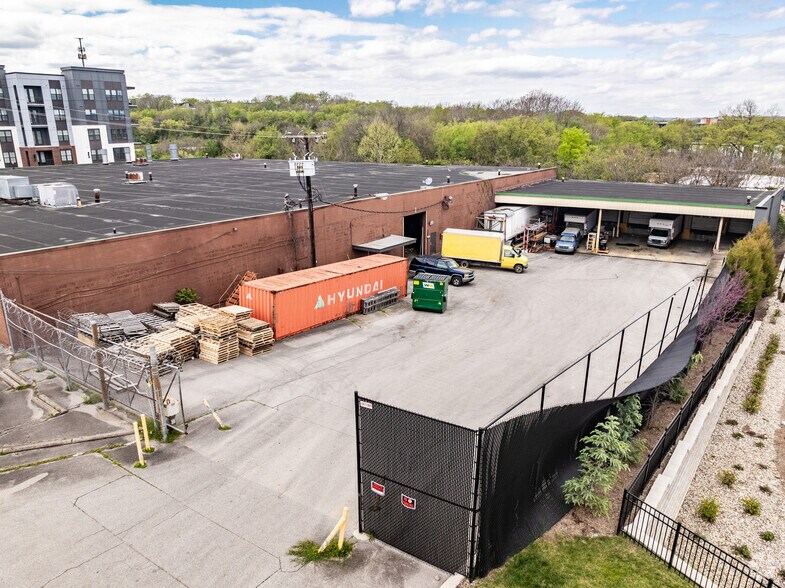 More Photos Of 1920 Warner St, Nashville Distribution For Lease