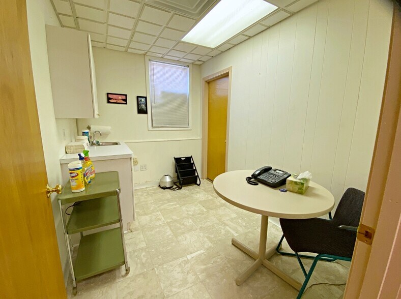 More Photos Of 25 Lowell St, Wilmington Loft Creative Space For Sale