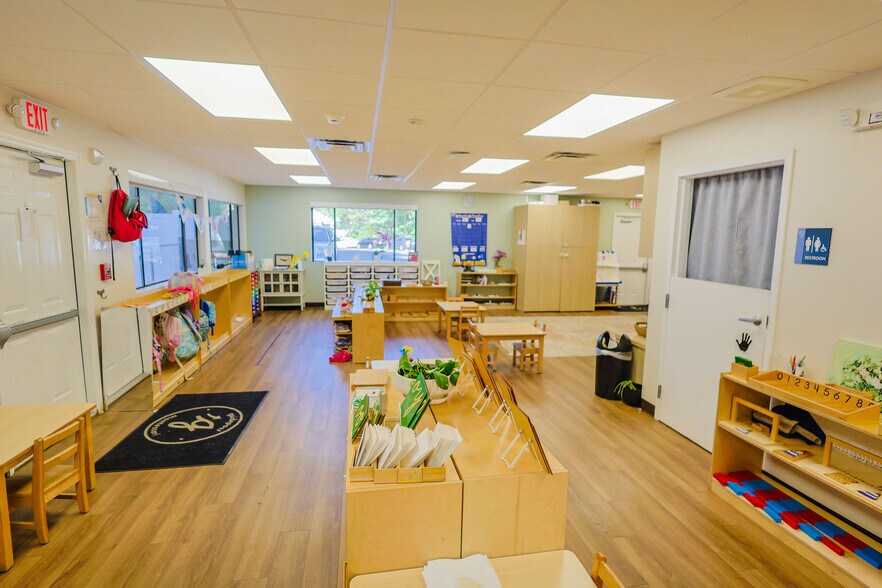 More Photos Of 2358 Shallowford Rd, Marietta Daycare Center For Sale