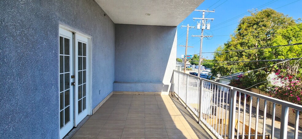 More Photos Of 12474 W Washington Blvd, Los Angeles Storefront For Lease