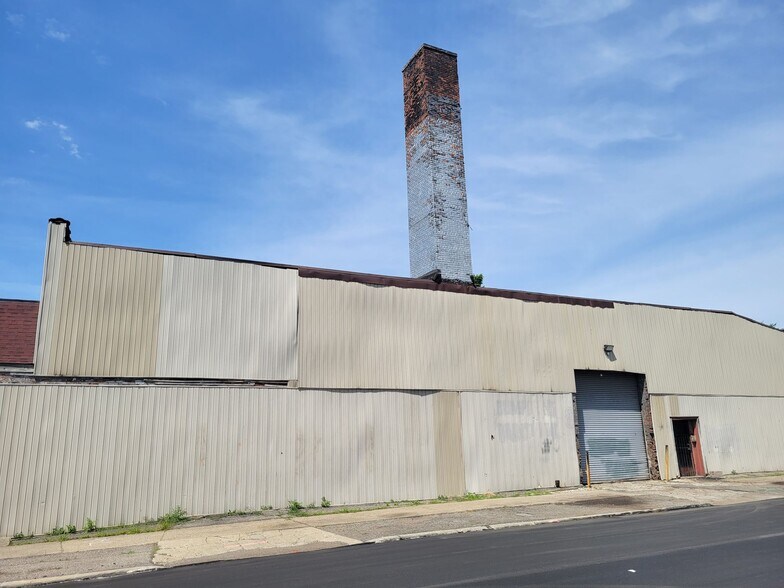 More Photos Of 5100-5110 Grand River Ave, Detroit Industrial For Sale
