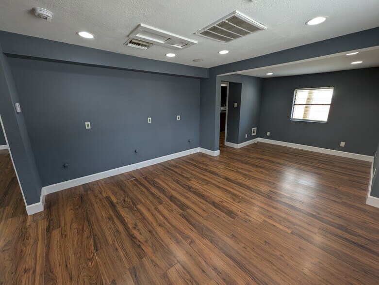 More Photos Of 1901 W Sligh Ave, Tampa Office For Sale