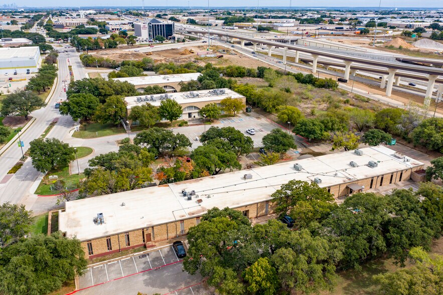 More Photos Of 2630 E Lamar Blvd, Arlington Office For Lease