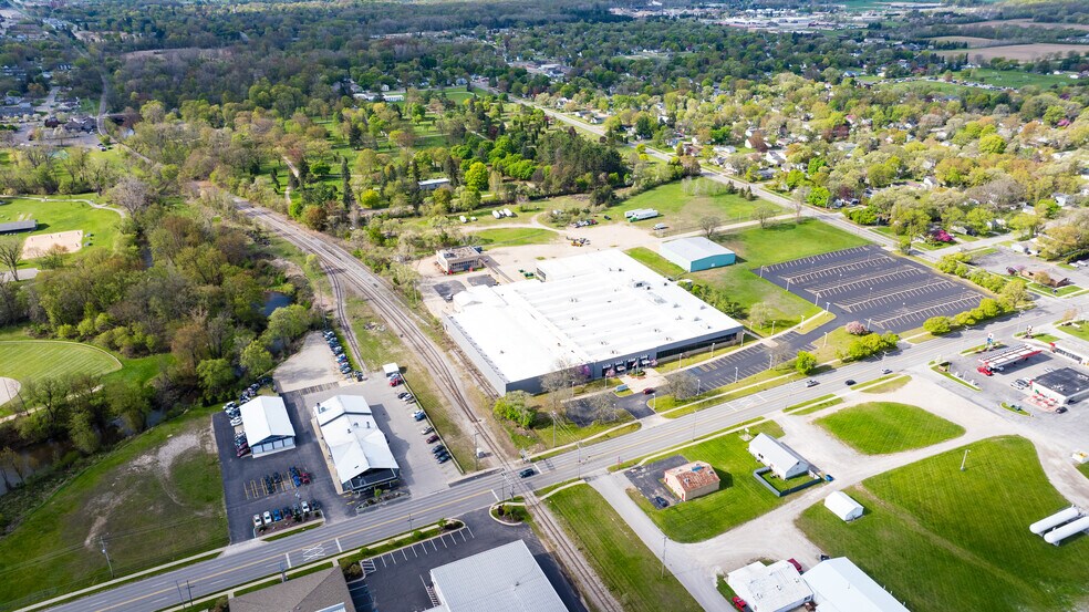 More Photos Of 711 W Pickard St, Mount Pleasant Manufacturing For Lease