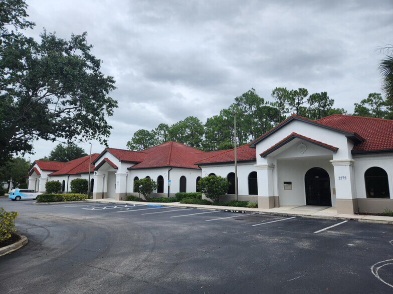 More Photos Of 2575 Northbrooke Plaza Dr, Naples Loft Creative Space For Lease