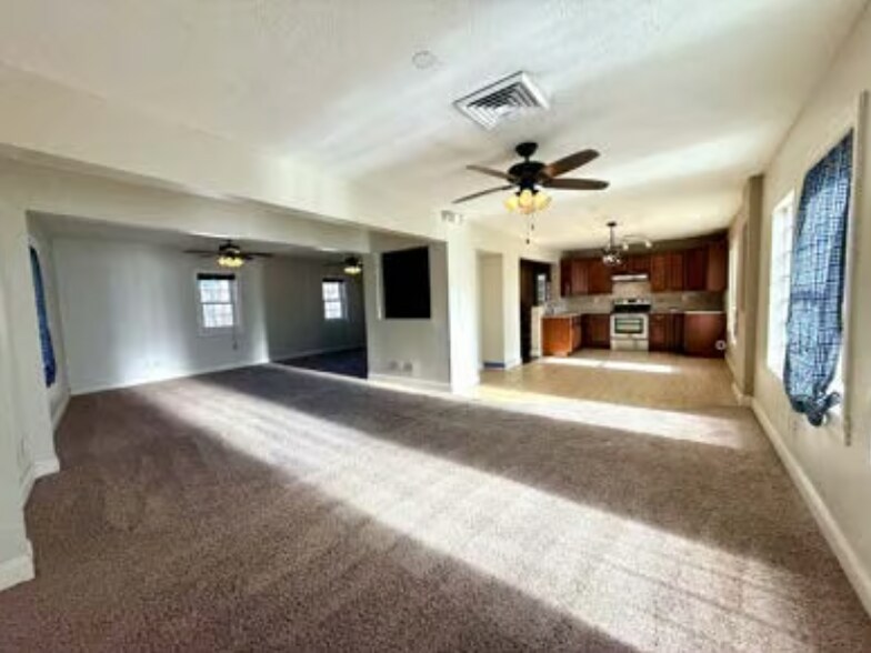 More Photos Of 206 W Elm St, Ozark Office For Sale