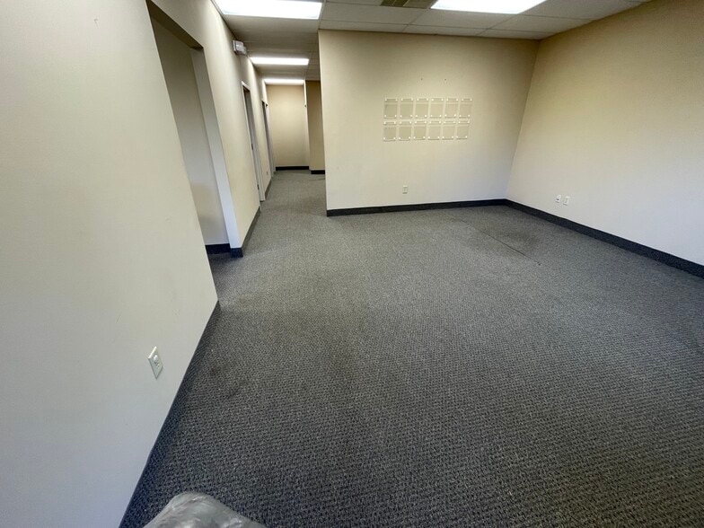 More Photos Of 5500 Adams Farm Ln, Greensboro Medical For Sale