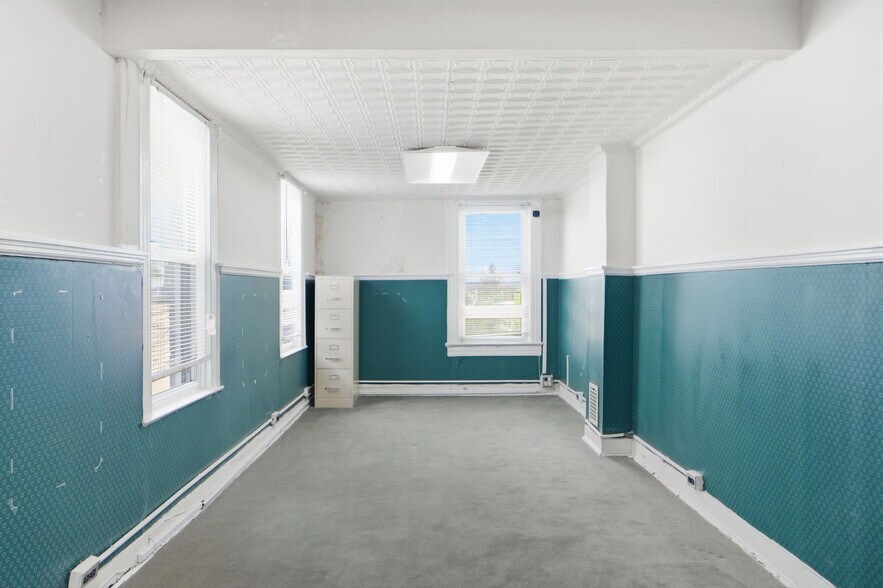 More Photos Of 401-407 N Patterson Park Ave, Baltimore Religious Facility For Sale
