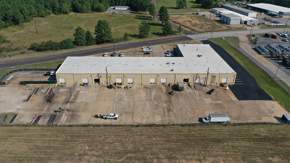 More Photos Of 1612-1630 E Whaley St, Longview Industrial For Sale