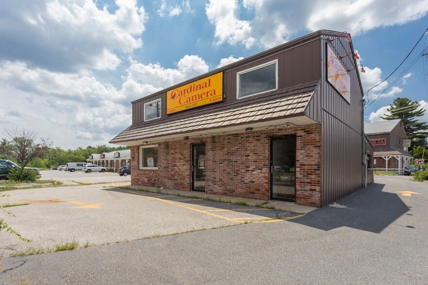 More Photos Of 326 S Broadway, Salem General Retail For Sale