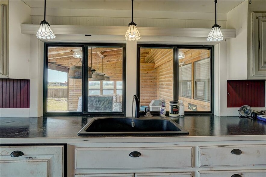 More Photos Of 980576 S Highway 99, Prague Warehouse For Sale