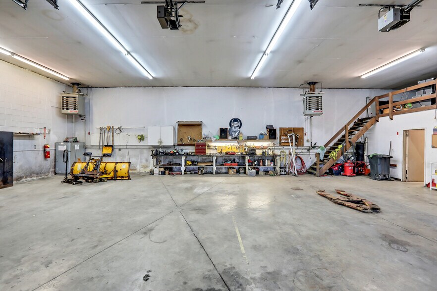 More Photos Of 16 Sloop Hill Rd, New Windsor Township Warehouse For Sale