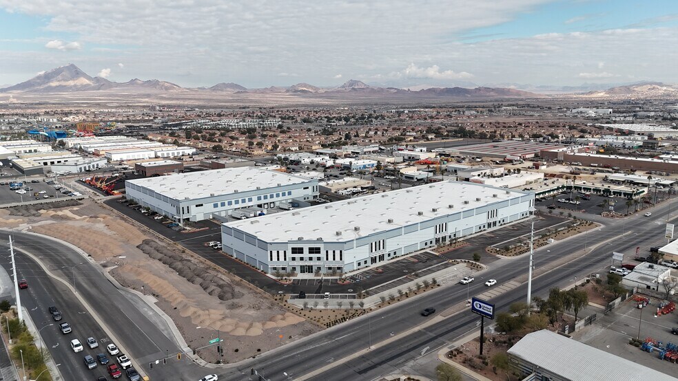 More Photos Of 748 W Sunset Rd, Henderson Manufacturing For Lease