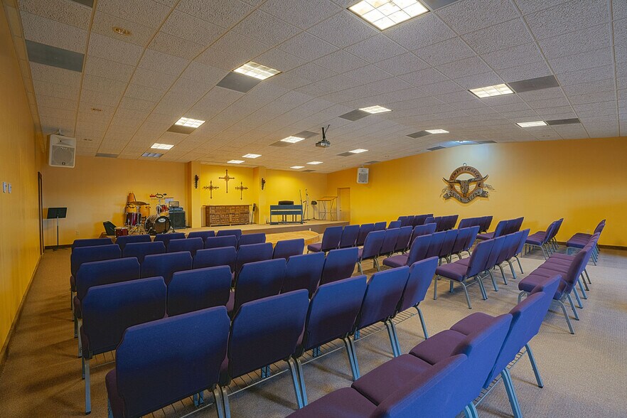 More Photos Of 1498 E. US-90, Marfa General Retail For Sale