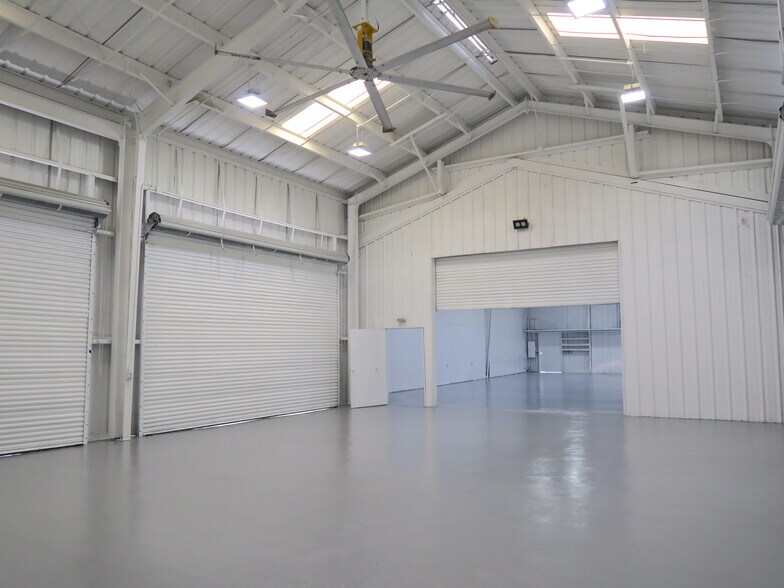 More Photos Of 5707 Schumacher Ln, Houston Auto Dealership For Lease