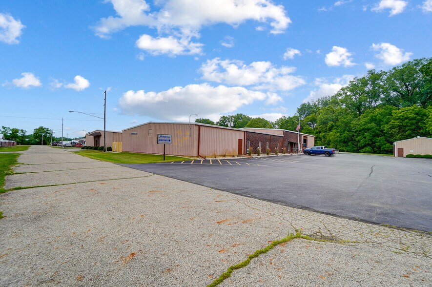 More Photos Of 350 Conley Dr, Enon Warehouse For Sale