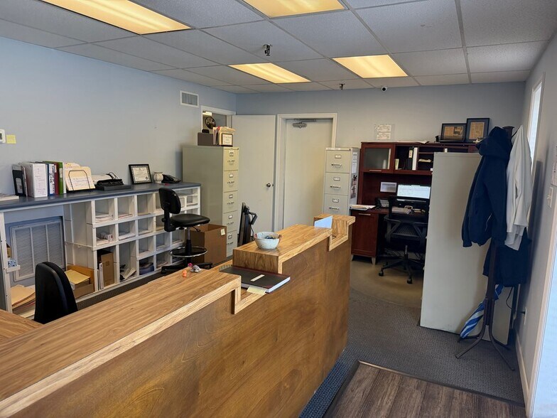 More Photos Of 1009 W Hill Ave, Valdosta Warehouse For Sale