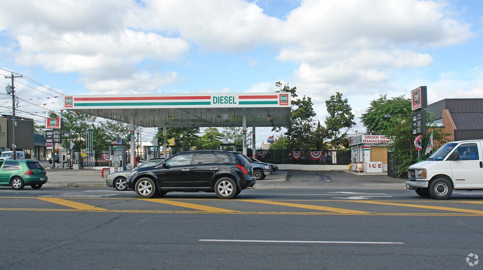 More Photos Of 255 E Main St, Patchogue General Retail For Sale