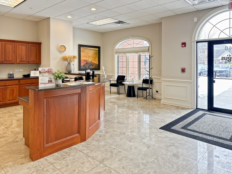 More Photos Of 1870 W Winchester Rd, Libertyville Coworking Space